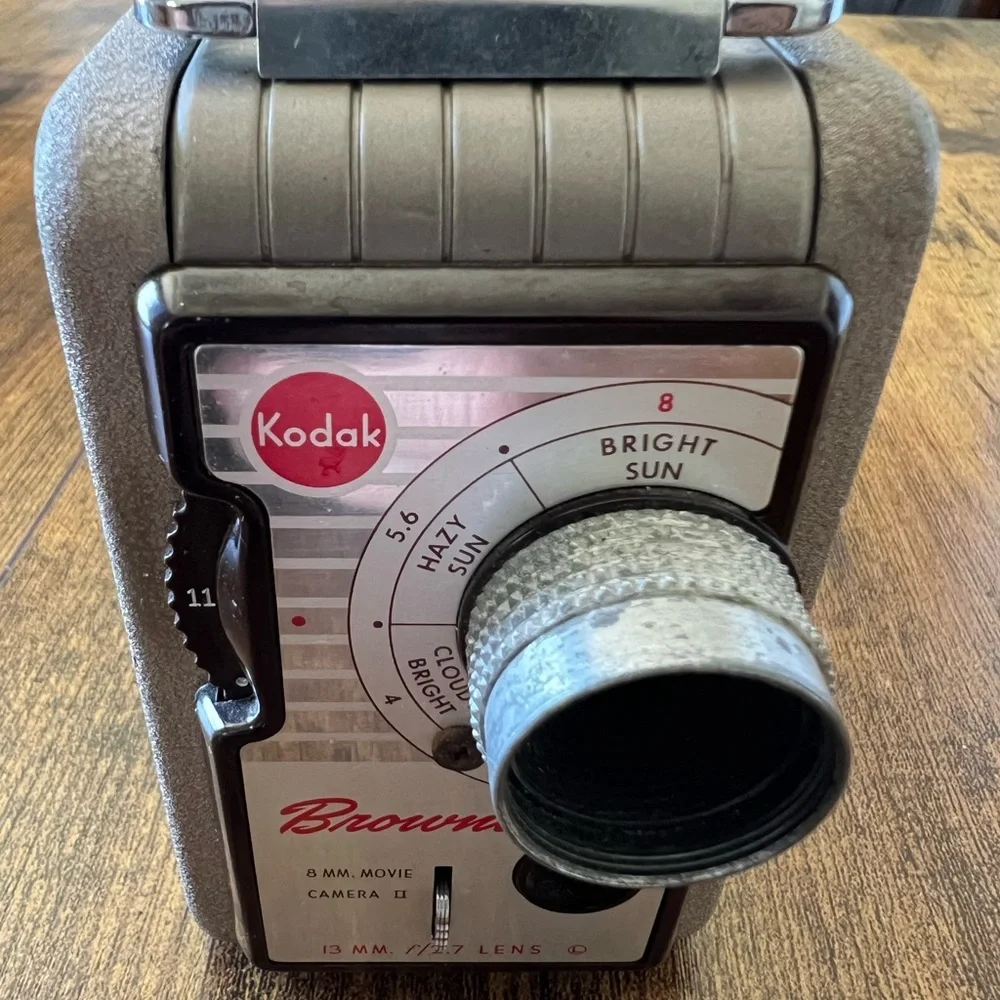 Kodak Brownie Vintage 8mm Movie Camera II Model 2 13mm f/2.7 Lens Winds & Spins